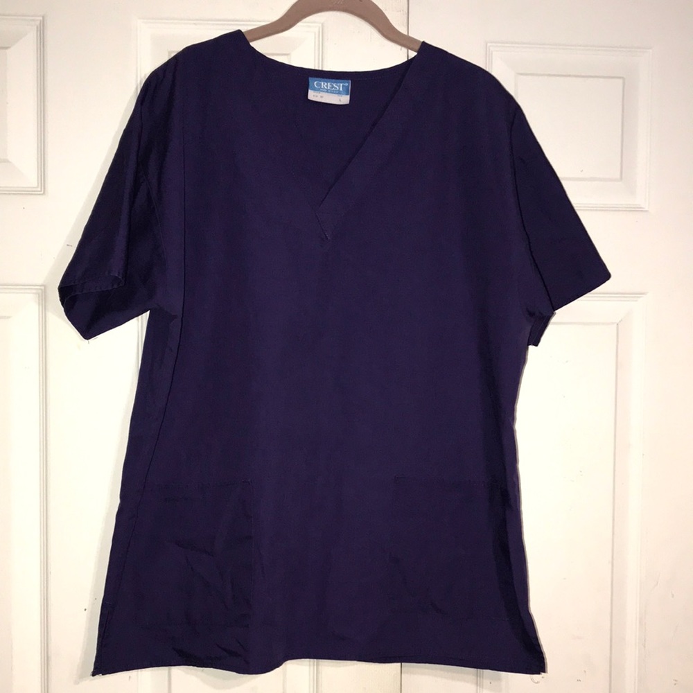 Women’s Crest Scrub Top